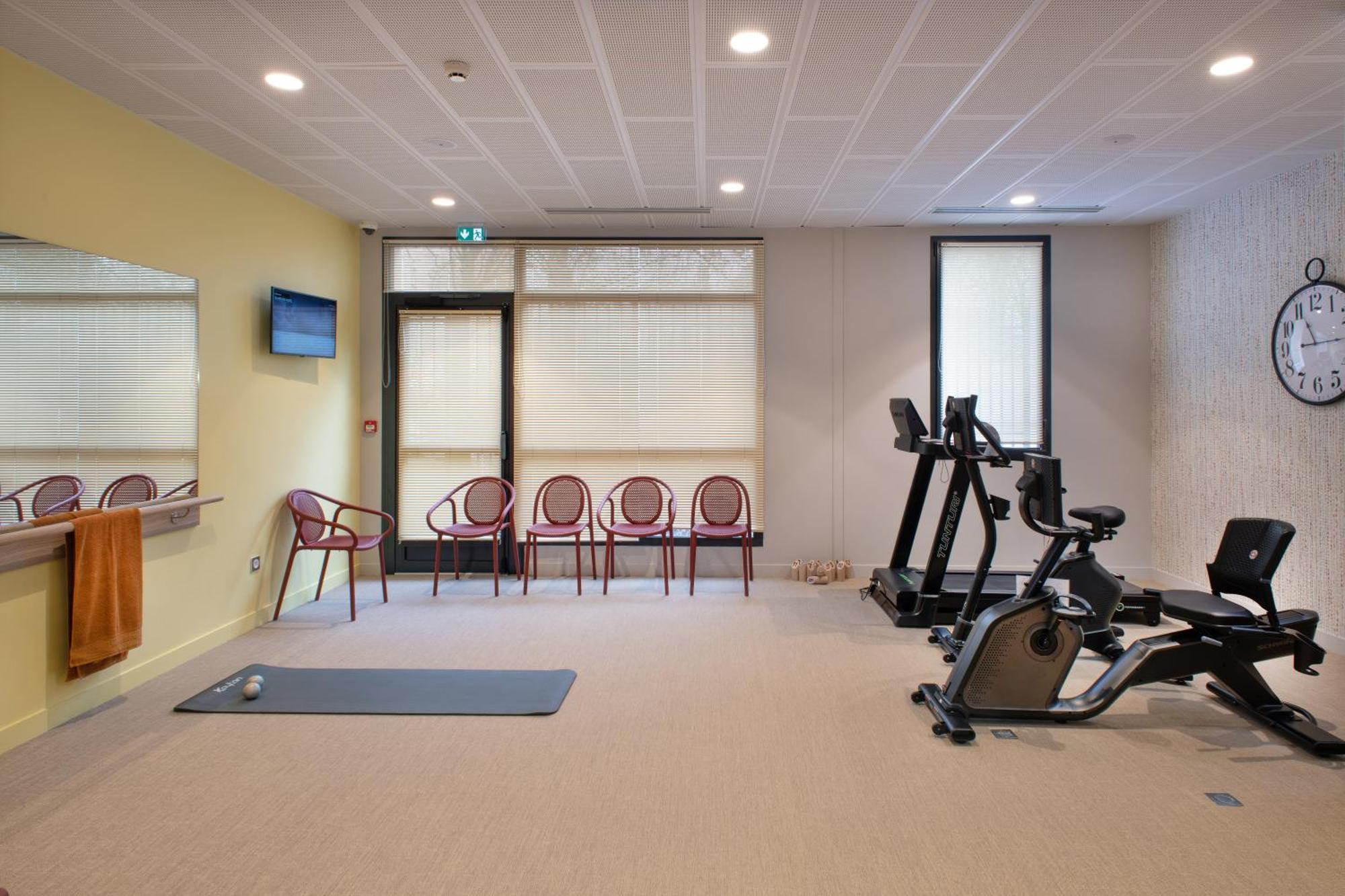 Domitys La Clef Des Arts Aparthotel Chalons en Champagne Bagian luar foto